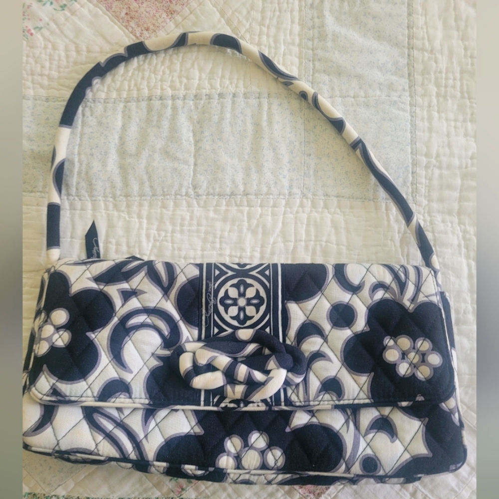 Vera Bradley purse - excellent condition